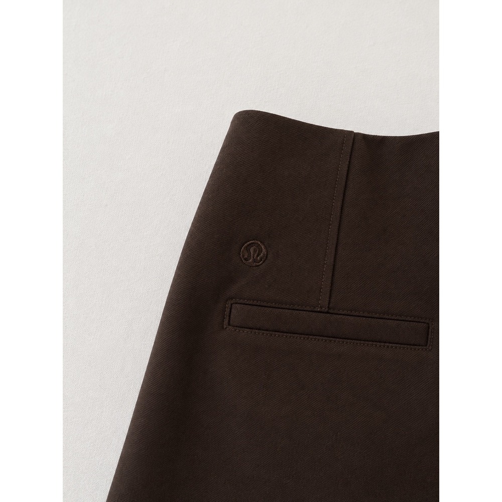 Lululemon Espresso Brown City Sleek High Rise 5-Pocket Shorts 26 3 Inch - Picture 3 of 3